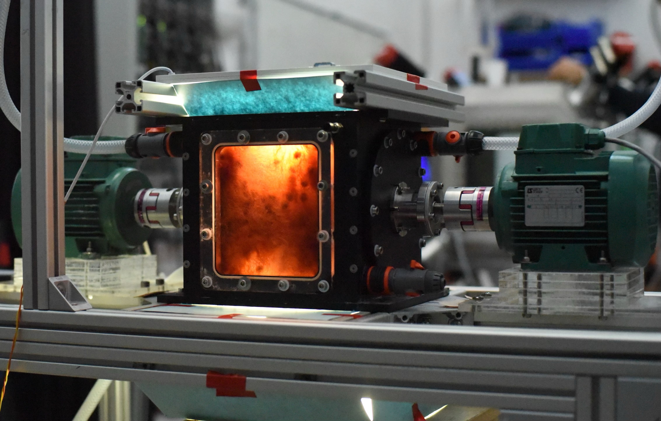 Formation and fragmentation of nylon fibre aggregates